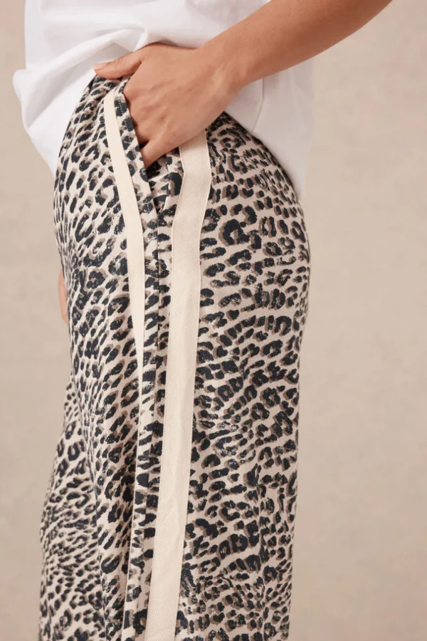 Ceres Life Relaxed Drawstring Pant - Leopard