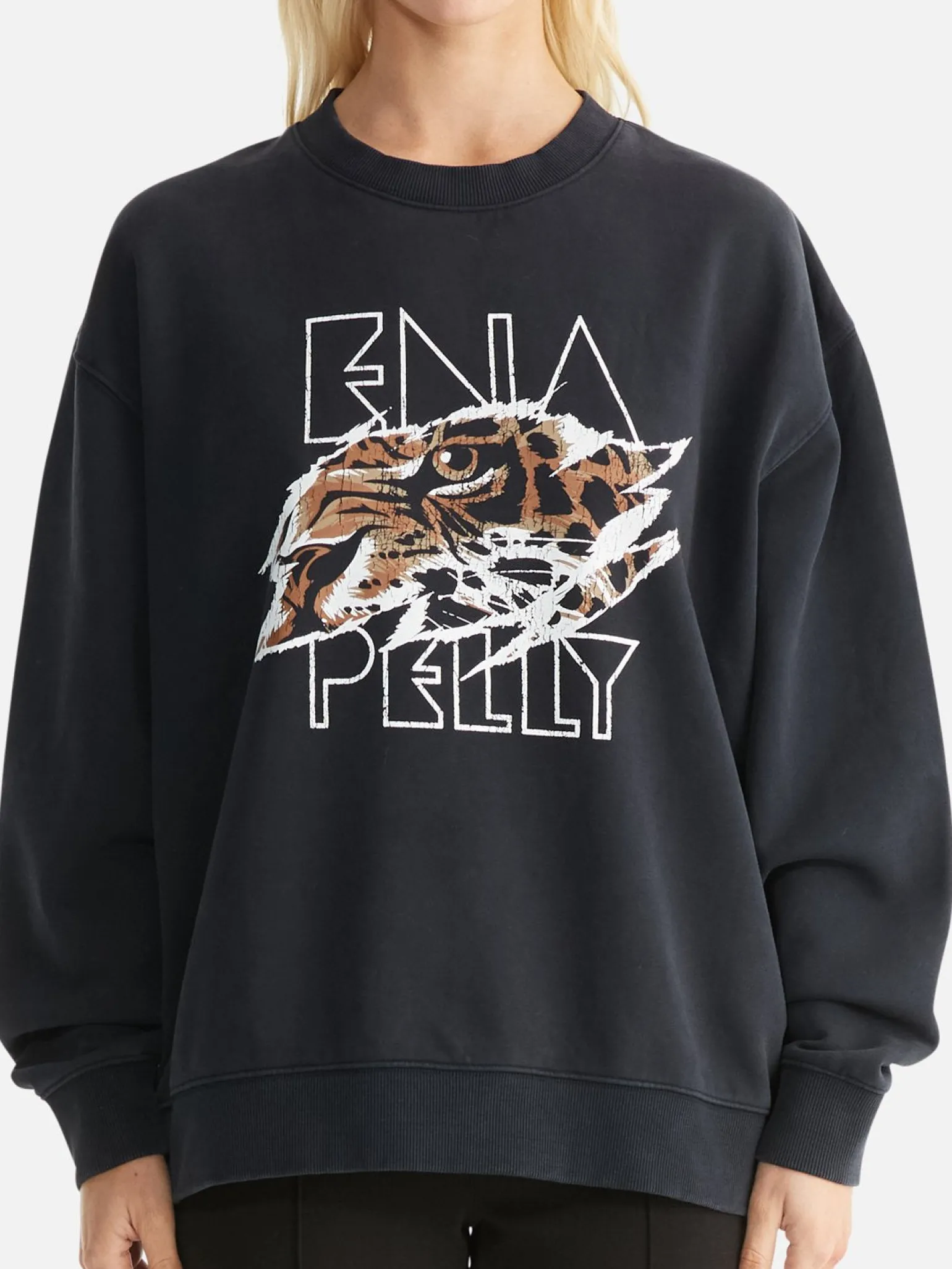 ena_pelly_lilly_oversized_2-1.webp Ena Pelly Lilly Oversized Sweater Tigers Eye - Vintage Black