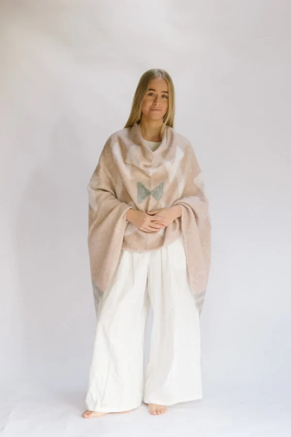 Hobo & Hatch Aztec Poncho- Vanilla