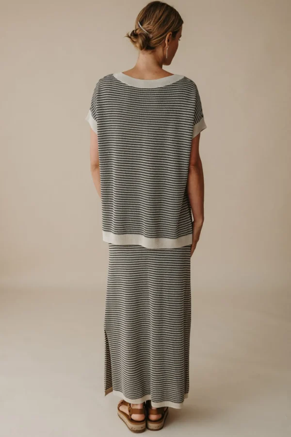 Talamaya Lattice Short Sleeve Pullover - Washed Black & Soft Gold